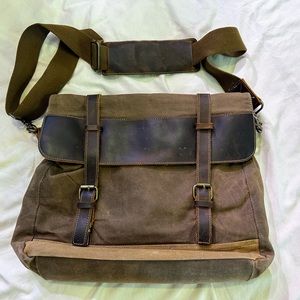 Manificent Laptop Messenger Bag